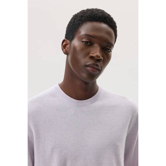 Johnstons of Elgin Mens Classic Cashmere Round Neck Sweater in Lavender S - Picture 2 of 3